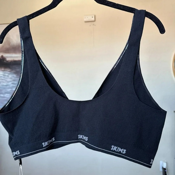 SKIMS SEAMLESS RIB PLUNGE BRALETTE - NWT ONYX size 4X - Picture 6 of 8